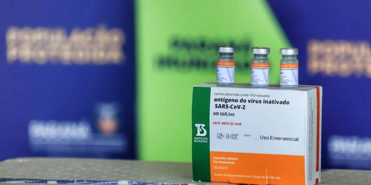 Paraná recebe 368 mil doses de vacina contra COVID-19 nesta quinta (15)