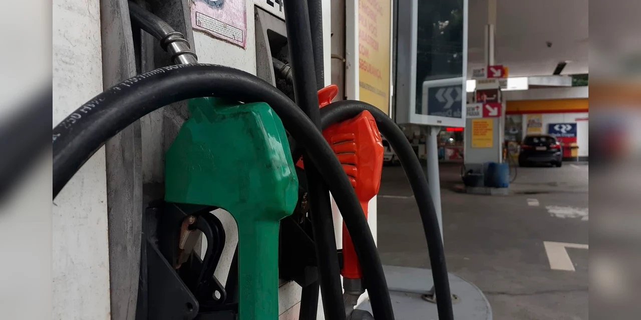 Petrobras aumenta preço de gasolina e diesel às vésperas de mudança no comando