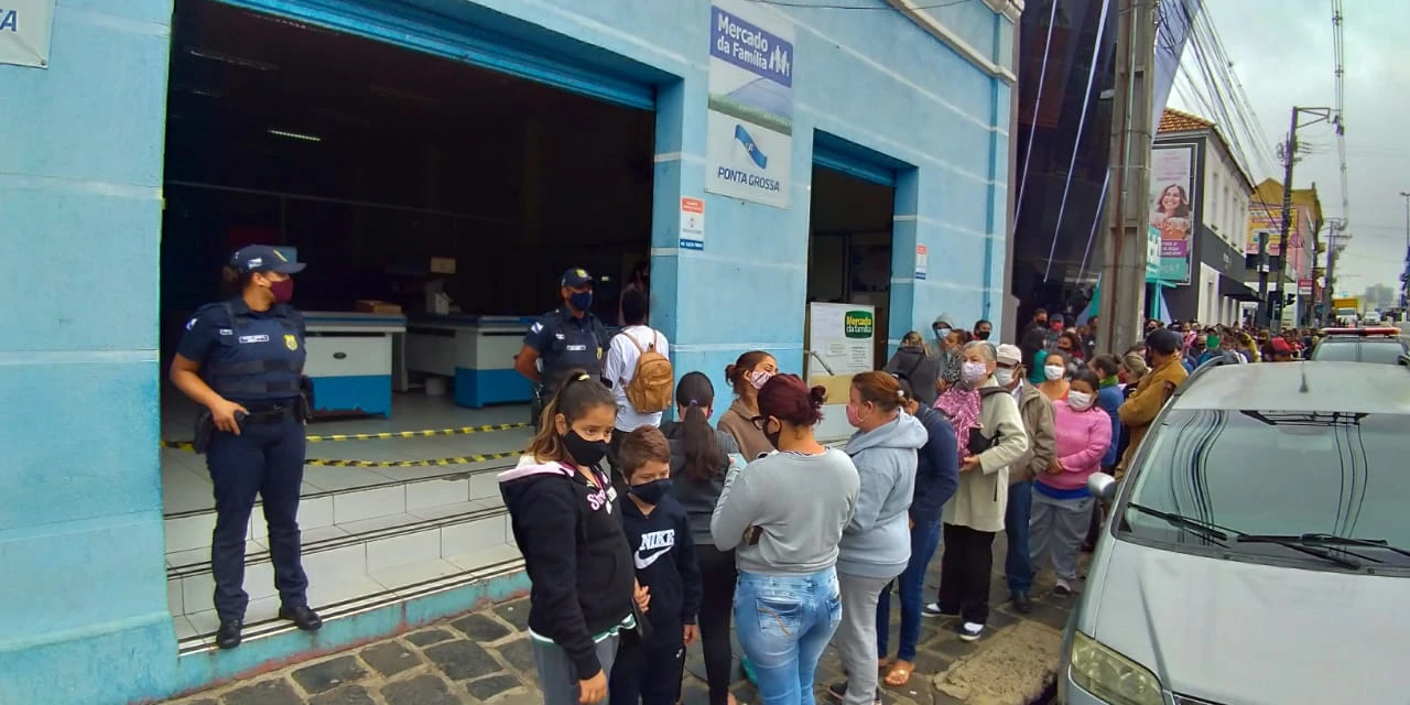 Vídeo: Cadastro para vale-mercado gera grandes filas em PG
