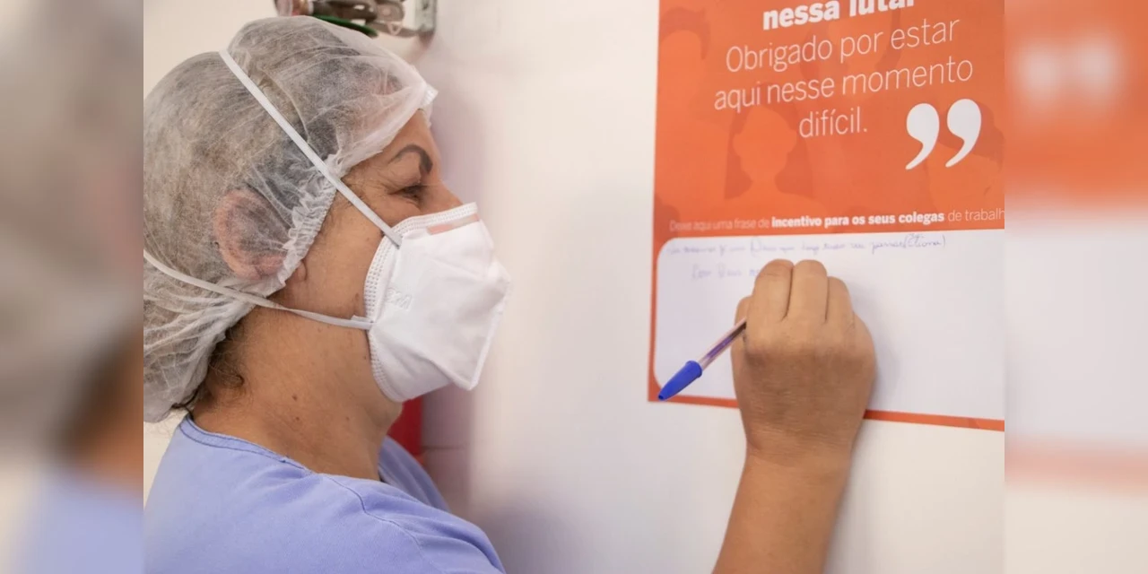 Profissionais do HU-UEPG recebem mensagens de agradecimento pelo trabalho