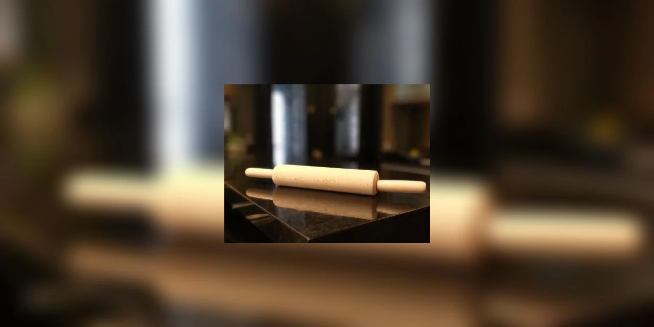 Vídeo: Homem tenta assaltar panificadora no Paraná mas atendentes reagem e acertam rolo de macarrão na cabeça do bandido