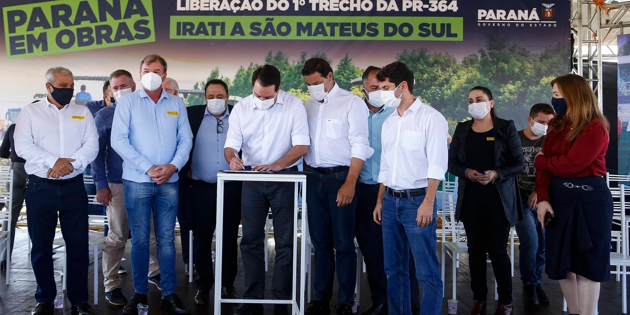 Governador entrega primeiro trecho da pavimentação entre Irati e São Mateus do Sul