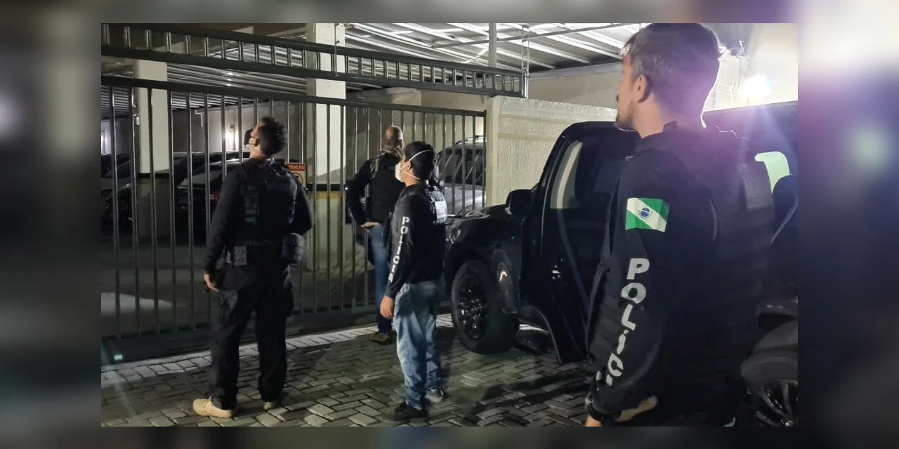 Polícia cumpre mandados em PG contra grupo suspeito de aplicar golpes de até R$ 5 milhões no Paraná