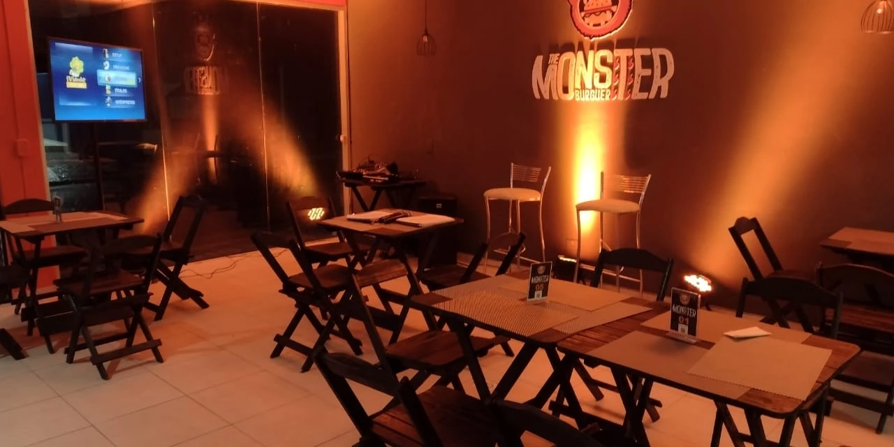 The Monster Burger apresenta "Noite do Karaokê"