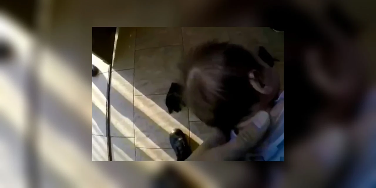 Vídeo: Policiais Militares salvam bebê de 2 meses engasgado em Ponta Grossa
