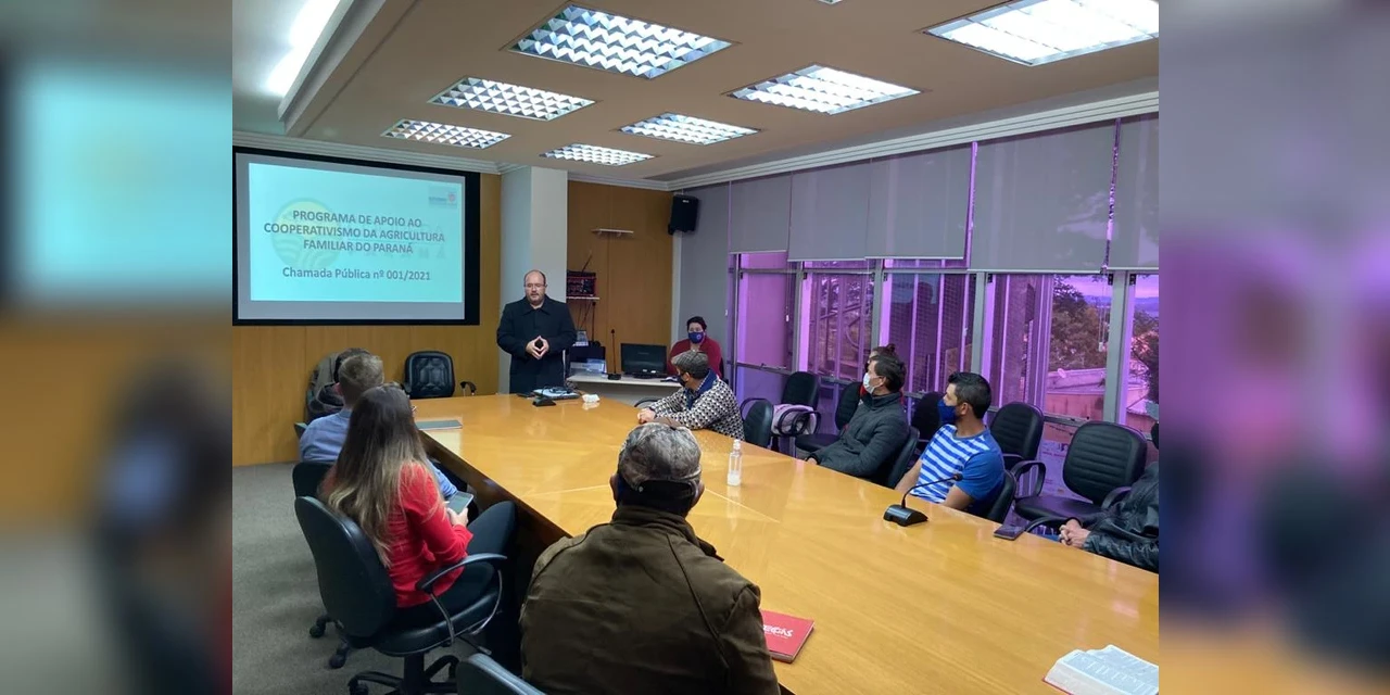 Reunião apresenta Programa Coopera Paraná para agricultores de PG