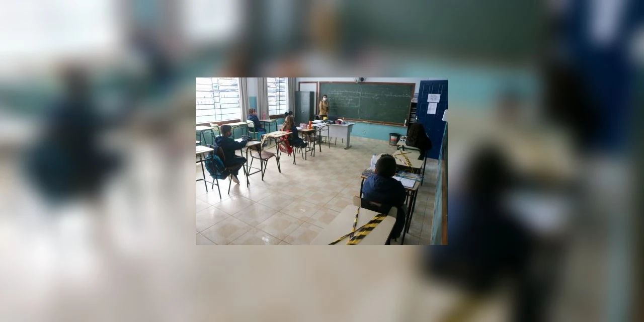 Carambeí anuncia retorno das aulas presenciais no município