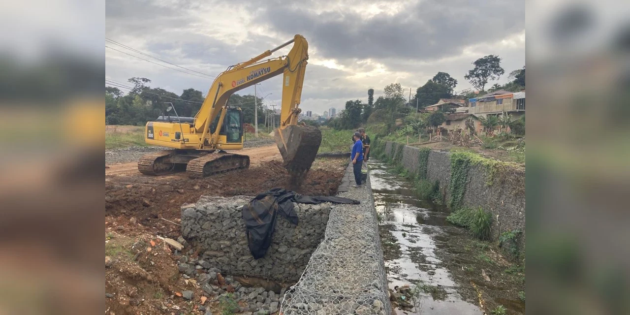 Fotos: Prefeitura de PG retoma obras do 'Corredor Santana'