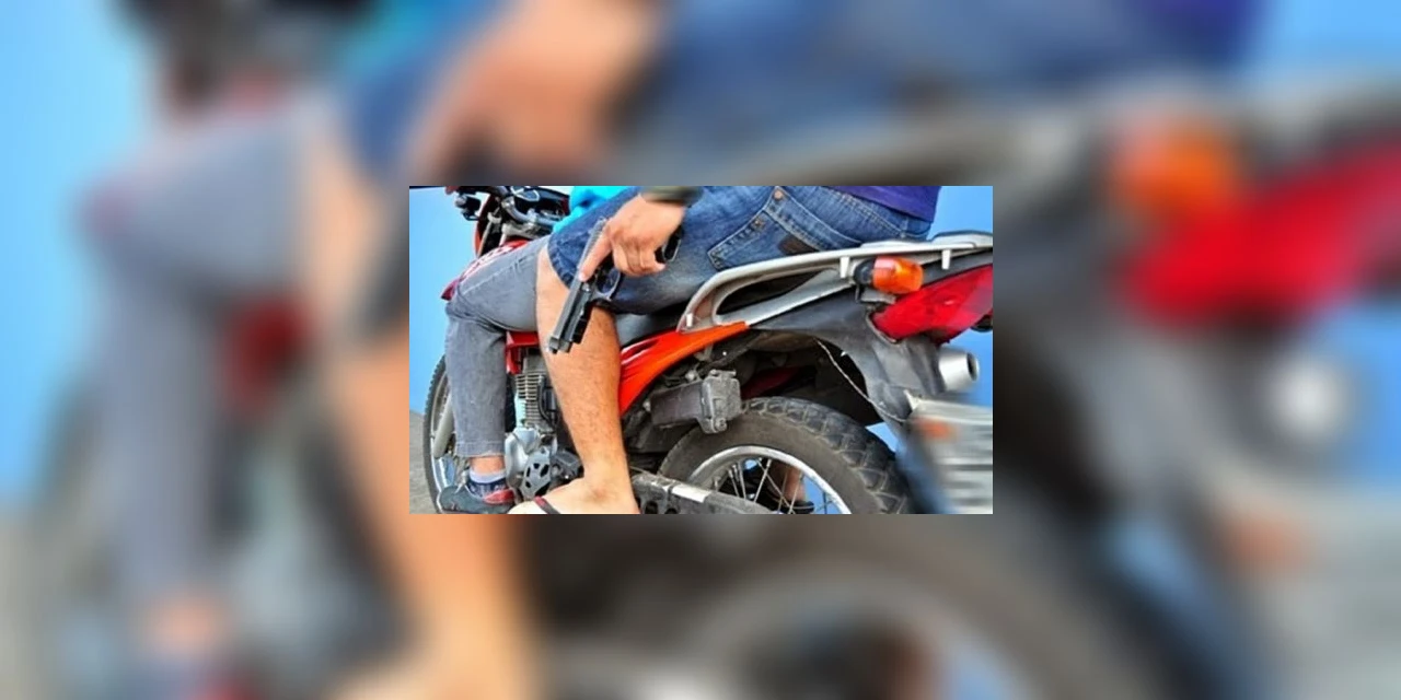 'Dois homens em uma moto' realizam assalto em PG mas 'caem do cavalo' após Polícia localizar veículo e terminam na cadeia