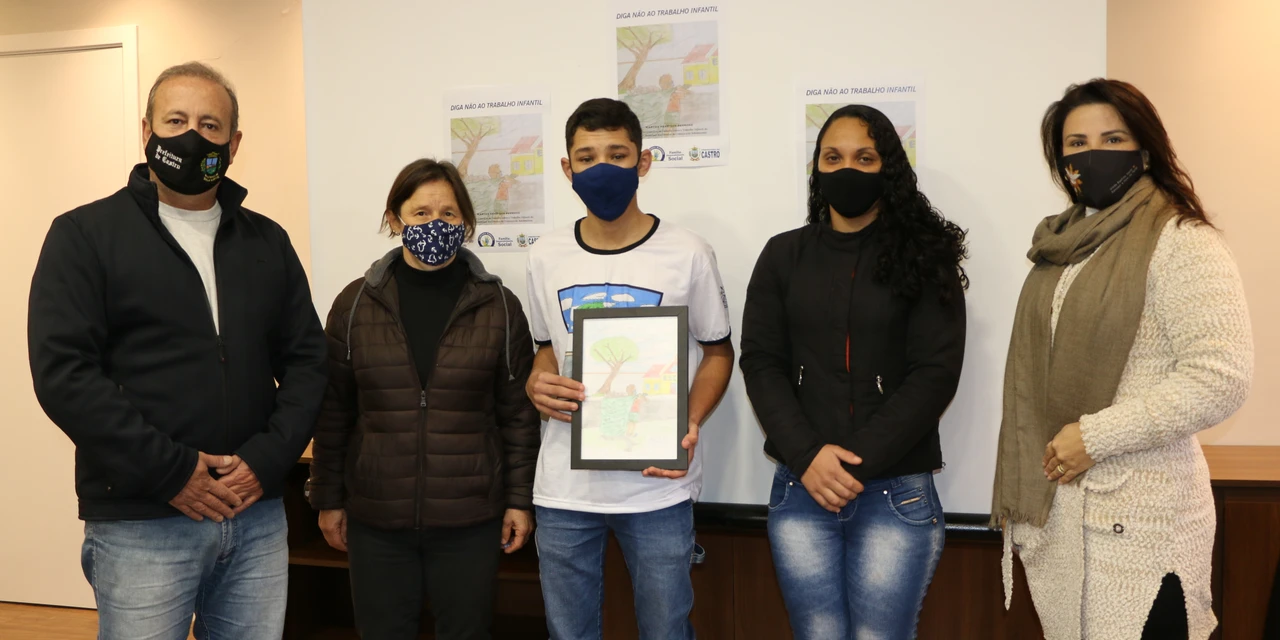 Prefeitura de Castro entrega prêmio para vencedor do concurso com o tema ‘Trabalho Infantil’
