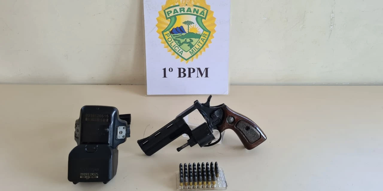 Tudo errado: Homem é preso em PG com revólver, munição, mandado em aberto e tornozeleira rompida