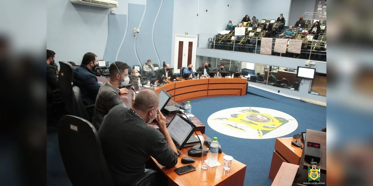 Após muita discussão, vereadores aprovam PL de divulgação da lista de vacinados sem identificar os pacientes