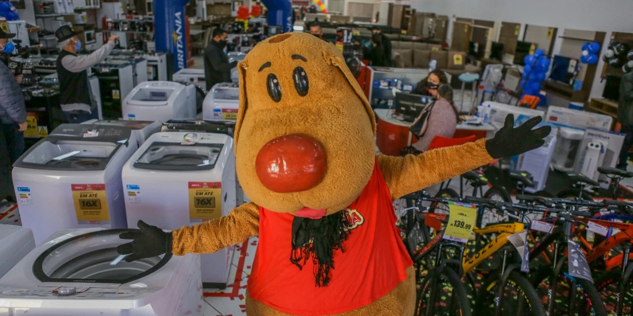 Fotos: MM investe em reestruturação de loja e reinaugura filial de Jaguariaíva