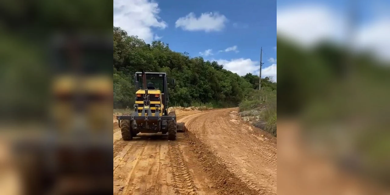 Trecho de 20 km da estrada do Alagados recebe manutenção em PG