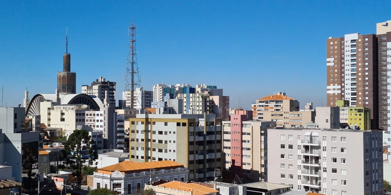 Prefeitura prorroga decreto e libera uso de piscinas em clubes e condomínios