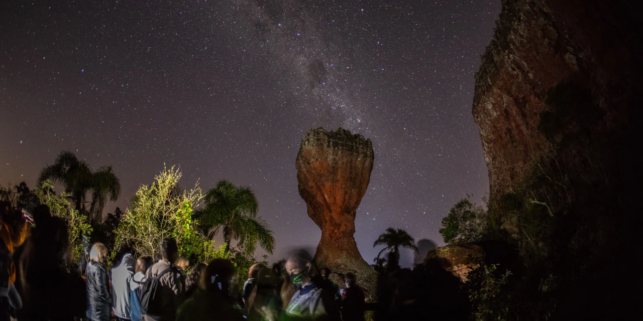 A Caminhada Noturna do Parque Vila Velha está de volta! Saiba todos os detalhes!