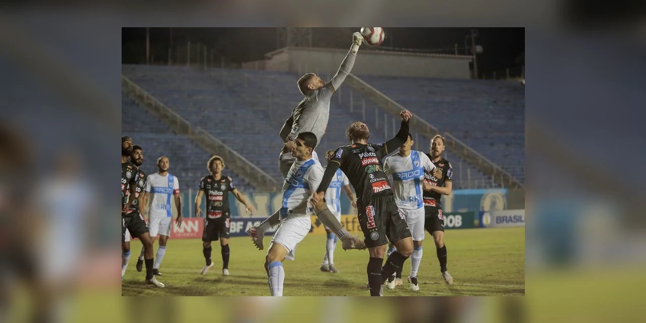 Vitória sobre o Londrina coloca o Operário a um ponto do G4 da Série B