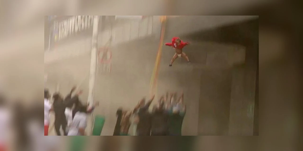 Vídeo: Mãe joga bebê de prédio em chamas na África do Sul