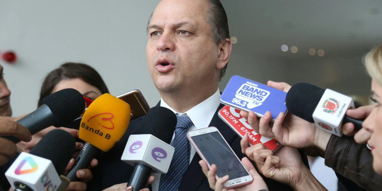 Ricardo Barros classifica acusação de matéria do UOL de irresponsável, infundada e impossível