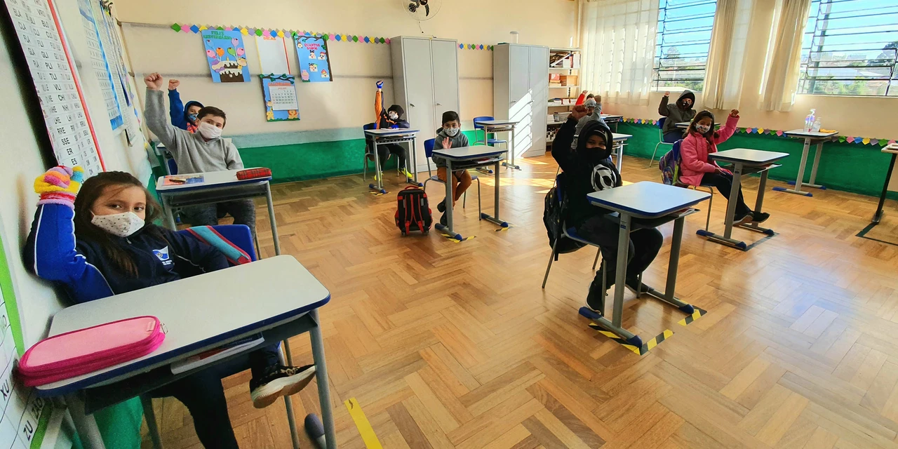 Ensino presencial completa dois meses em PG com 19 mil alunos em sala