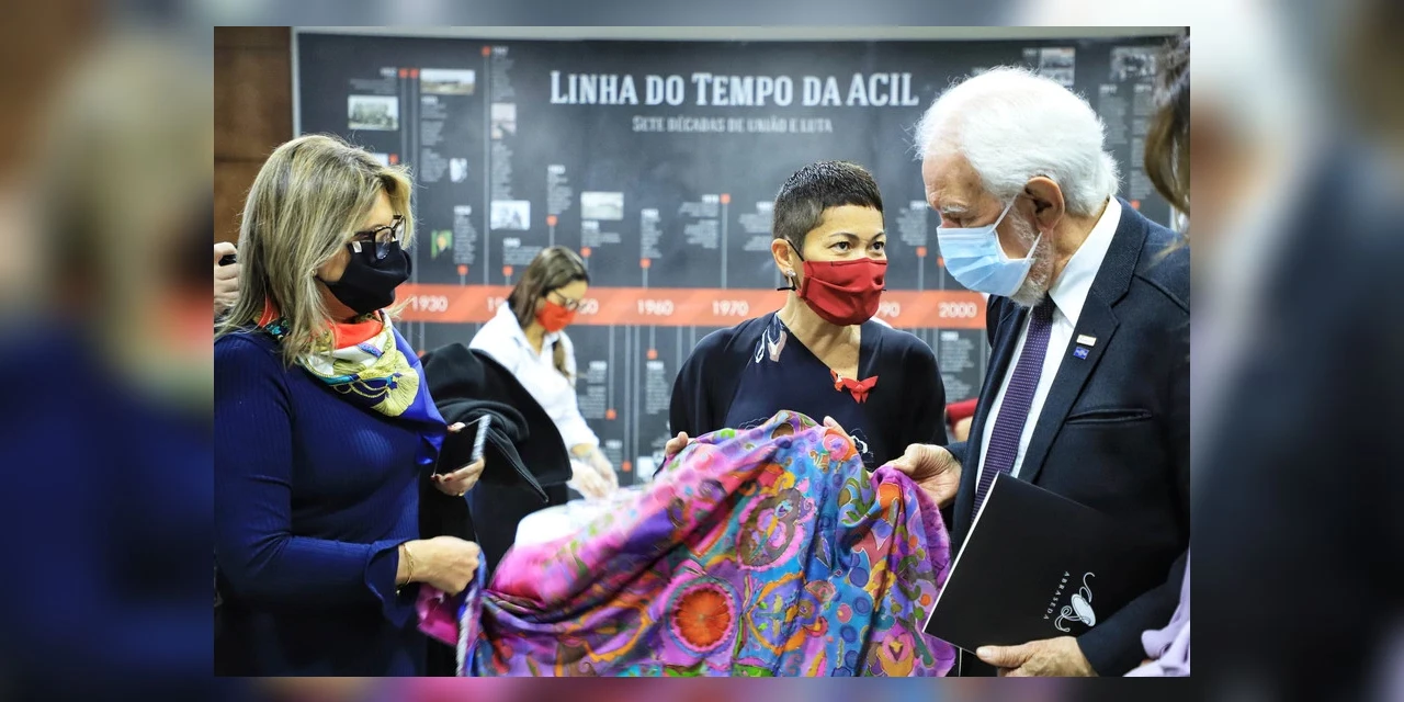 Governo anuncia criação do Palácio da Seda para agregar moda, turismo e cultura