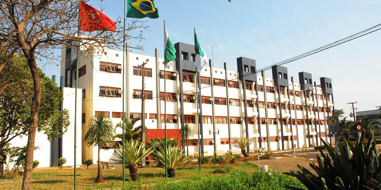 Hospital Universitário da UEL completa 50 anos como referência no Paraná e outros estados