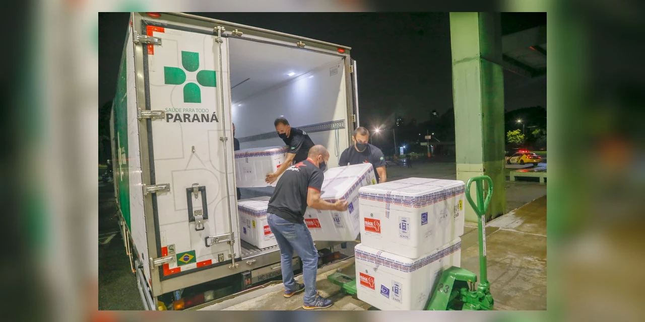 Paraná deve receber lote com mais de 180 mil vacinas da Pfizer neste sábado (31)