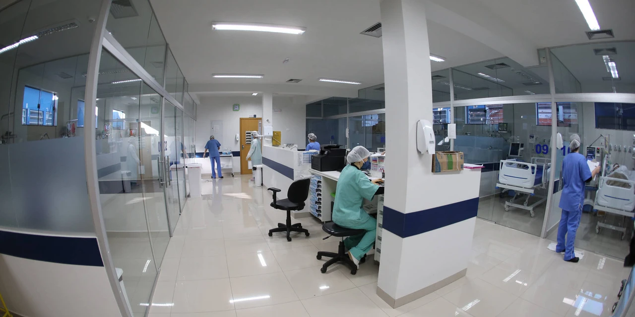 Taxa de ocupação de leitos de UTI exclusivos para COVID-19 atinge 57%, a menor em nove meses no Paraná