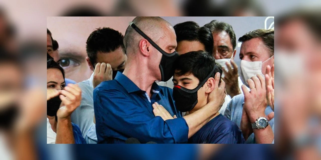 Filho de Bruno Covas rebate Bolsonaro: "Covarde que nunca saberá o que é amor"
