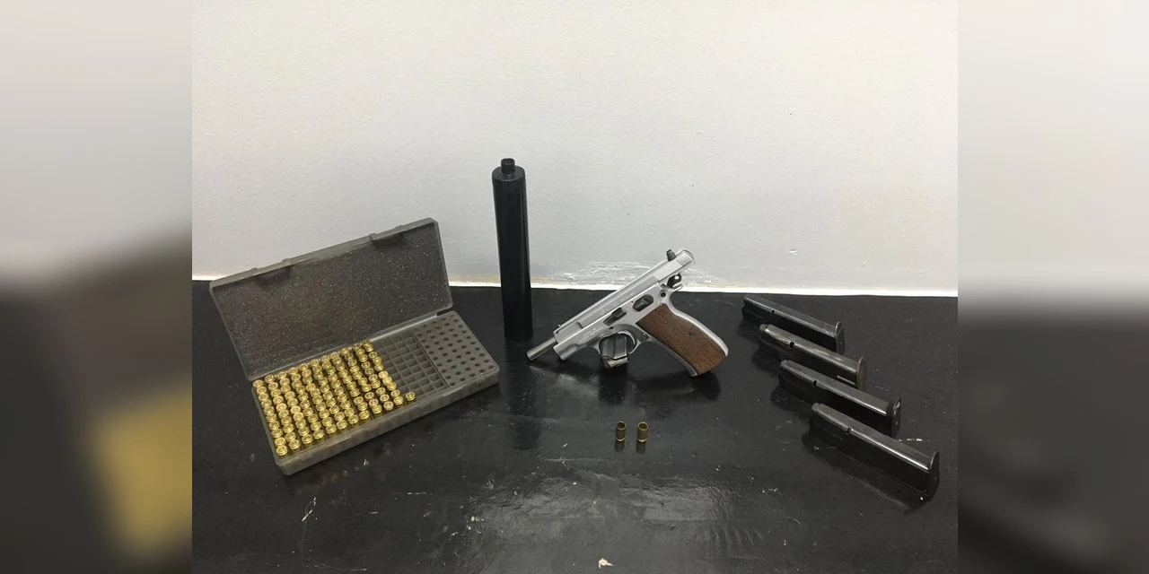 Após ler mensagens no celular do marido, mulher tenta atirar contra o homem no Paraná