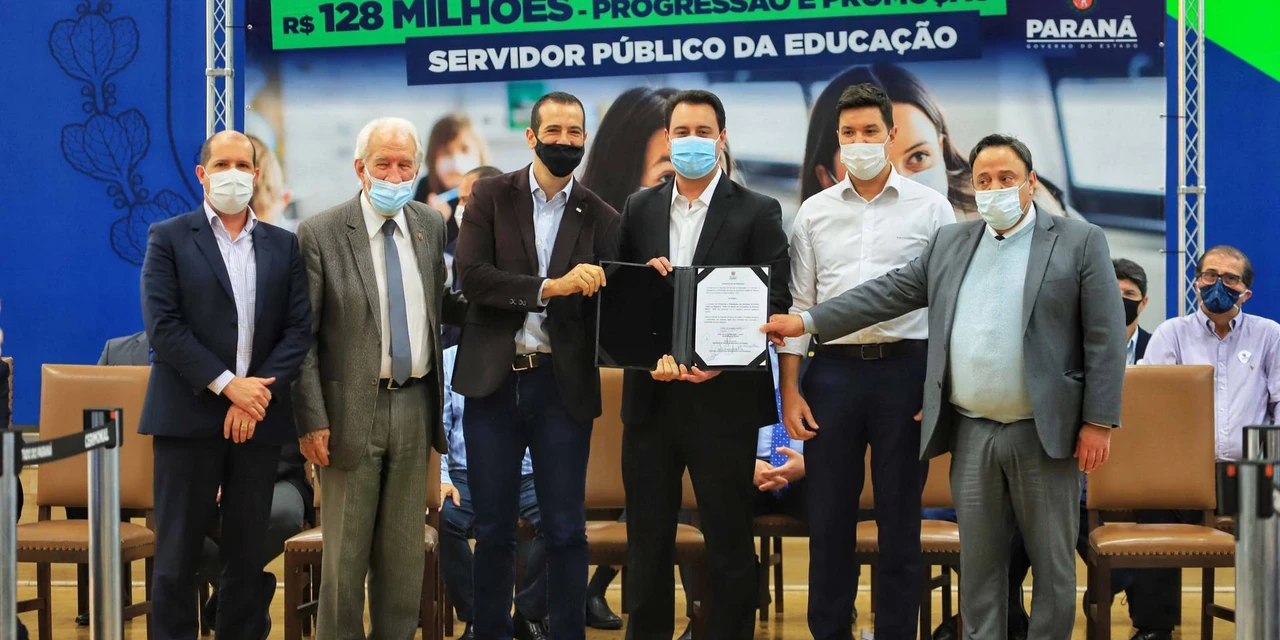 Governo do Paraná autoriza pagamento de promoções e progressões de servidores da educação