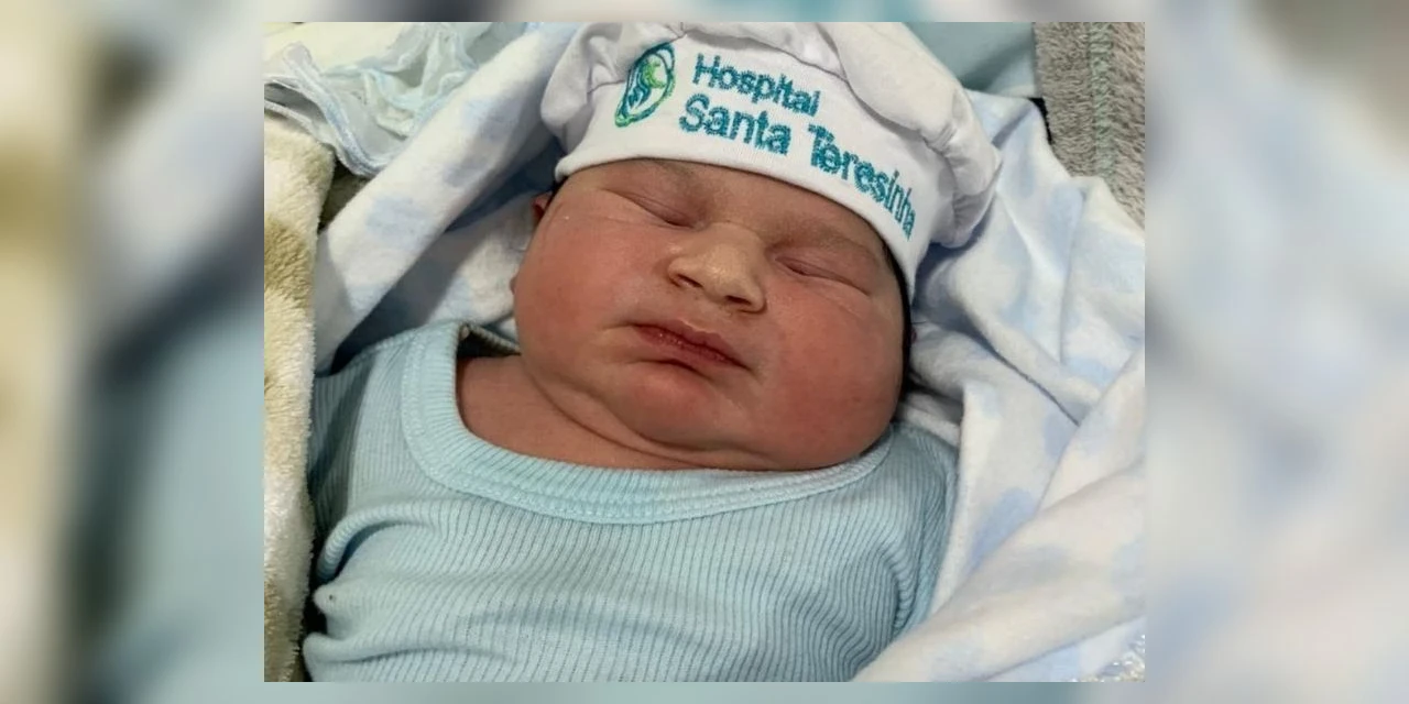 'Bebezão' nasce com 5,3 kg e impressiona pelo tamanho
