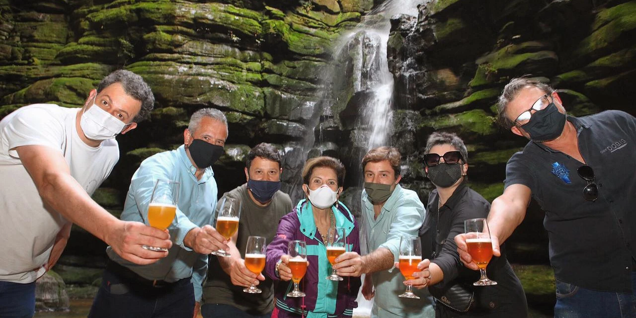 Degustação às cegas define as cervejas oficiais do parque 'Buraco do Padre'; confira as escolhidas