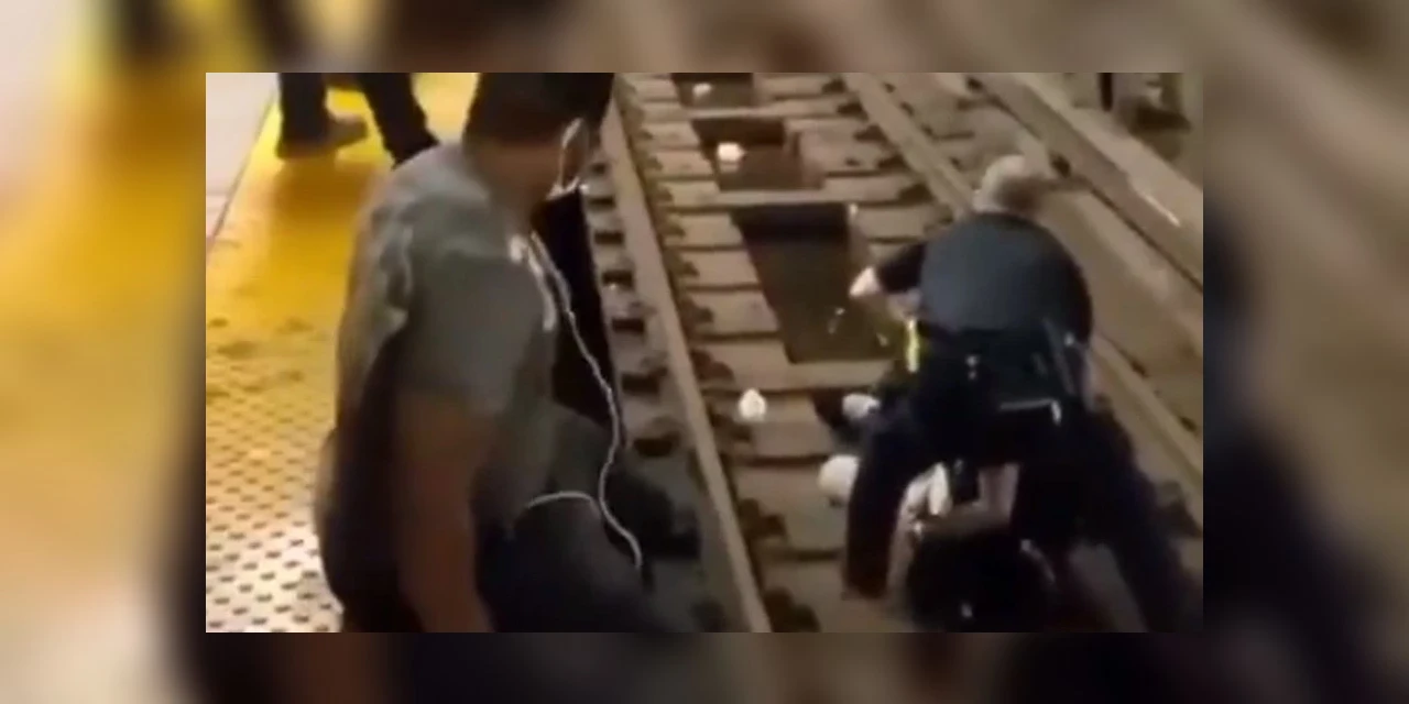 Vídeo: Homem é salvo após cair em trilhos pouco antes de metrô chegar à estação