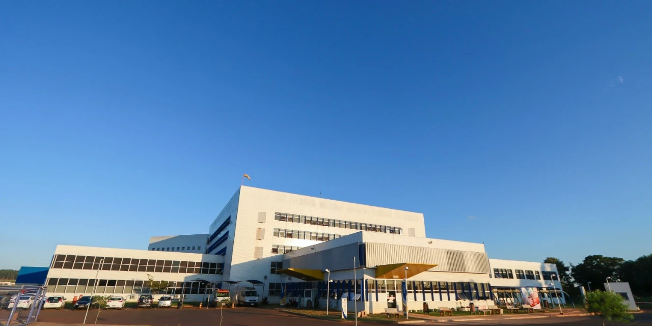 HU-UEPG anuncia redução de leitos COVID-19 devido à diminuição no número de casos