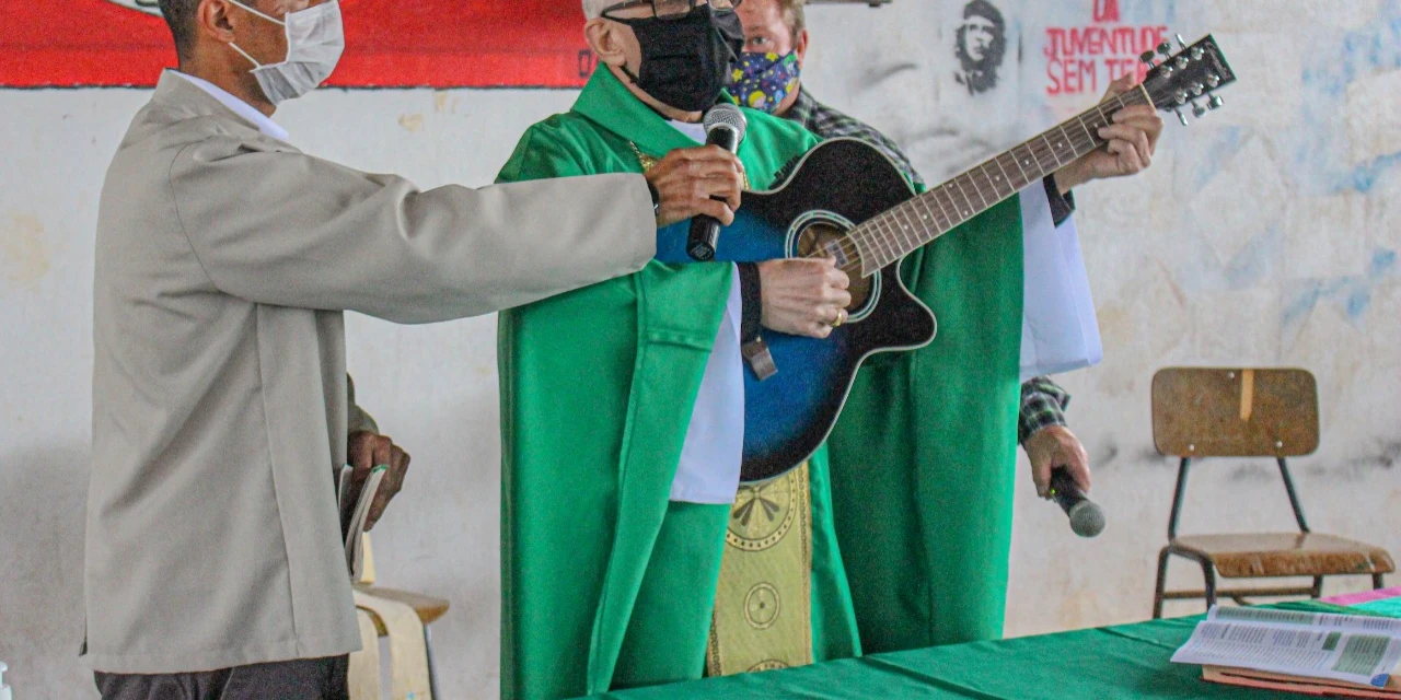 Fotos: Dom Sergio celebra missa pelos seis anos do Acampamento Maria Rosa do Contestado