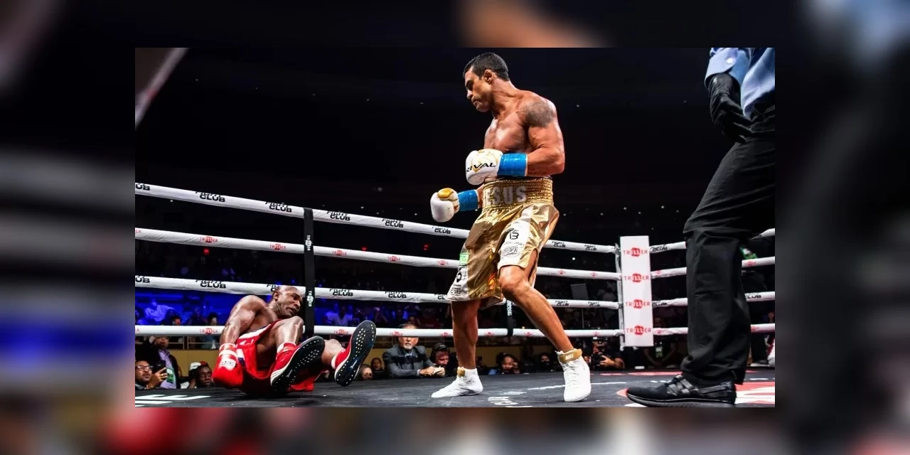 Boxe: Evander Holyfield é nocauteado por Vitor Belfort em 1min49s