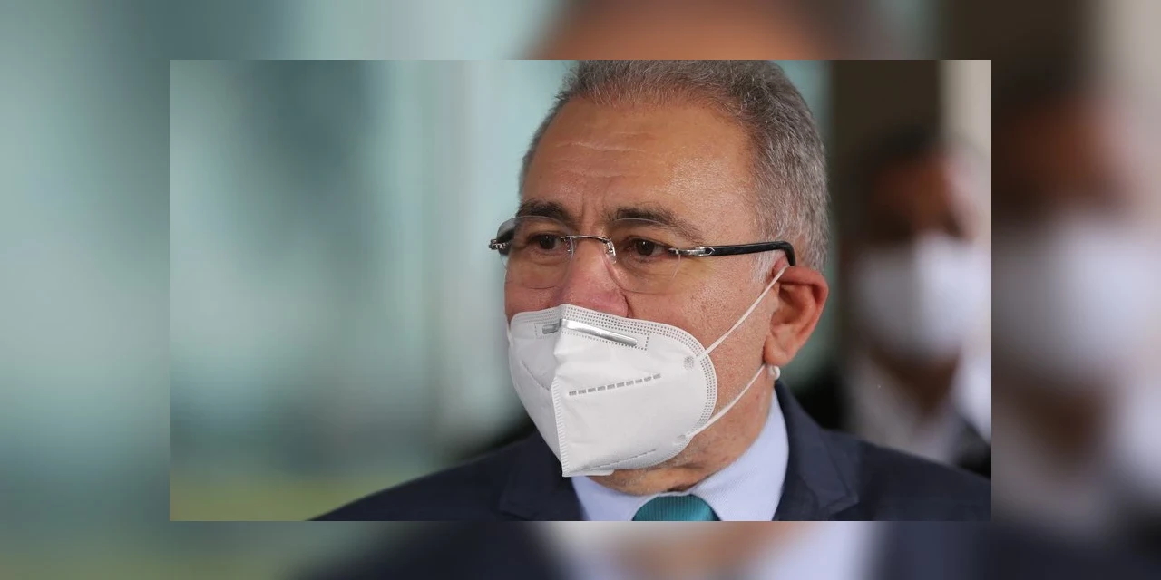 Máscara ao ar livre deve deixar de ser obrigatória até novembro, avalia Ministro da Saúde
