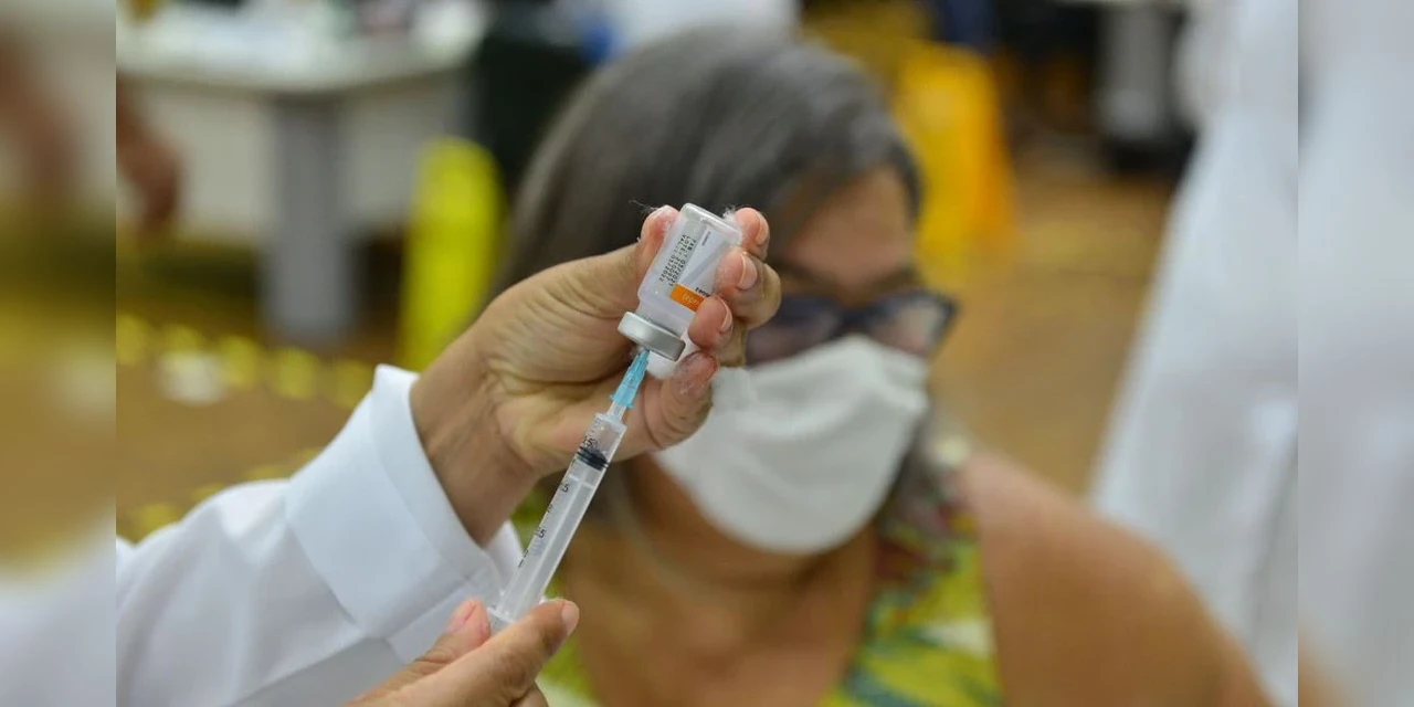 D2 Pfizer: Vacinação de quinta-feira (16) no Centro de Eventos será transferida para Ginásio Oscar Pereira