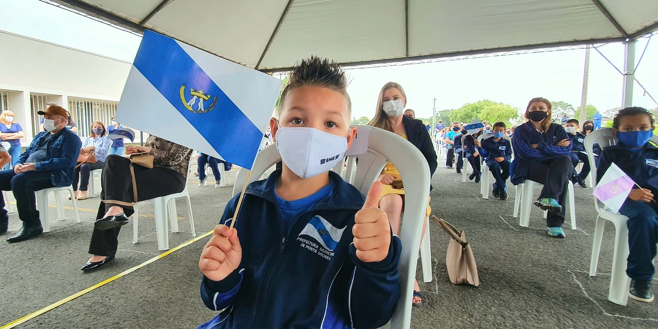 PG 198 anos: Educação premia 50 alunos e funcionários em concurso