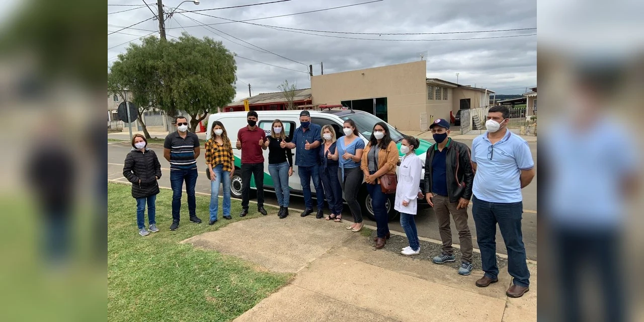 Deputada Mabel Canto entrega ambulância em São Bento em Tibagi