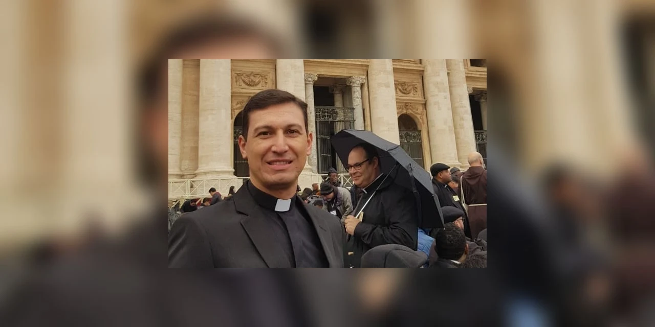 Padre da Diocese de PG é o único brasileiro na turma de Psicologia em Roma