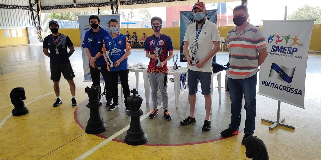 Enxadristas são premiados na 2ª Etapa do Circuito de Ponta Grossa de Xadrez On-line