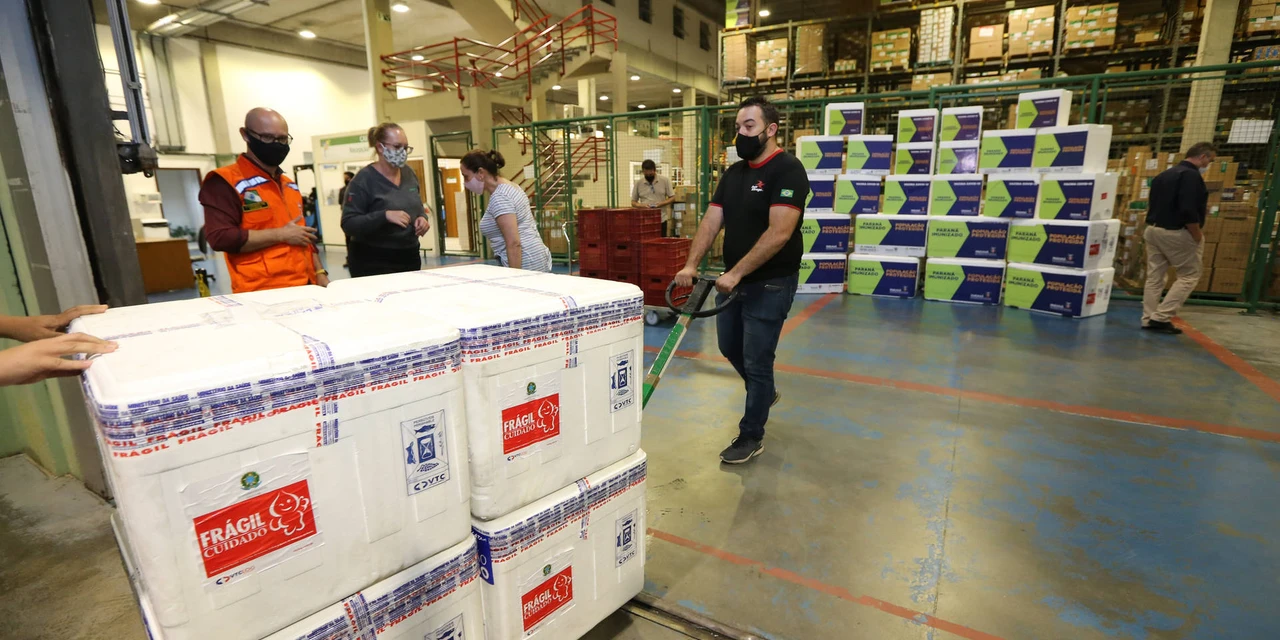 Paraná deve receber mais de 120 mil vacinas contra COVID-19, todas para segunda dose