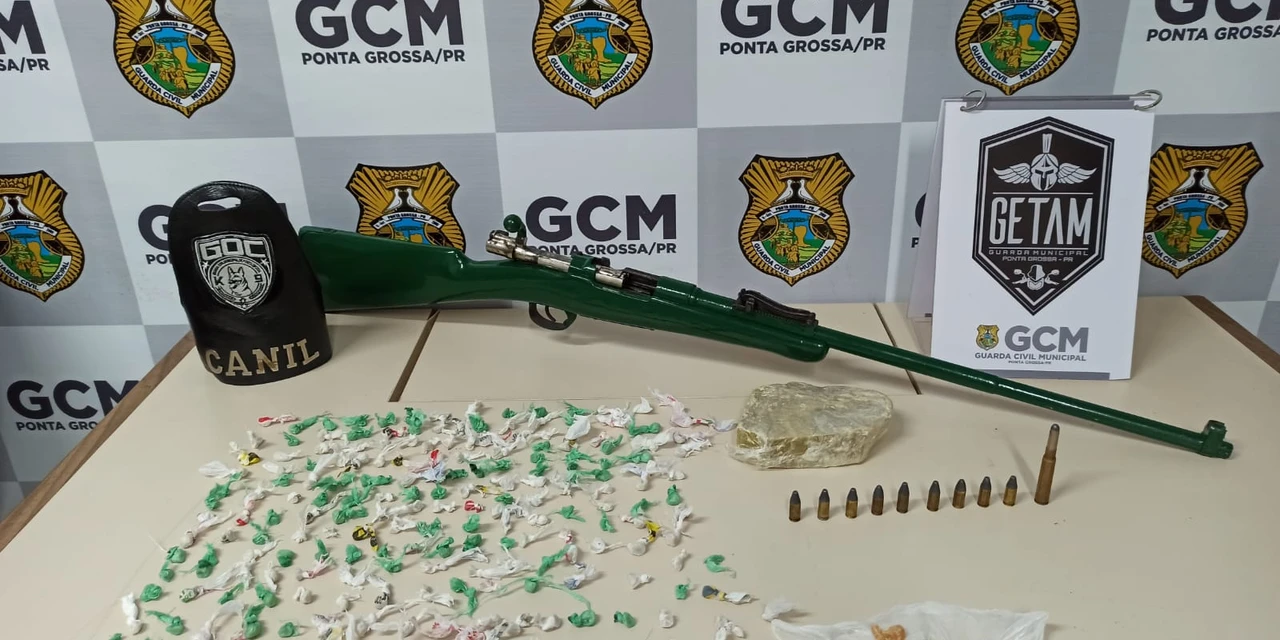 Fuzil, munições e drogas: Guarda Municipal realiza apreensão em Uvaranas na madrugada desta sexta (8)
