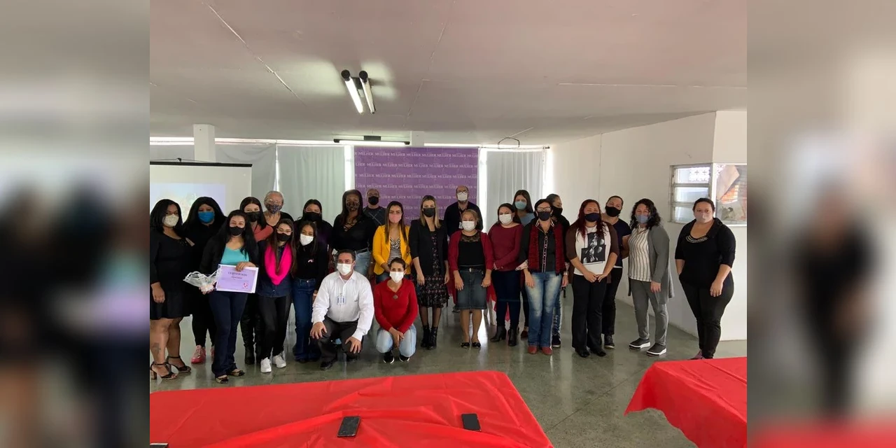 20 Mulheres recebem certificação em Curso de Preparo de Salgados Para Festa oferecido por Mabel Canto e Garagem Mulher