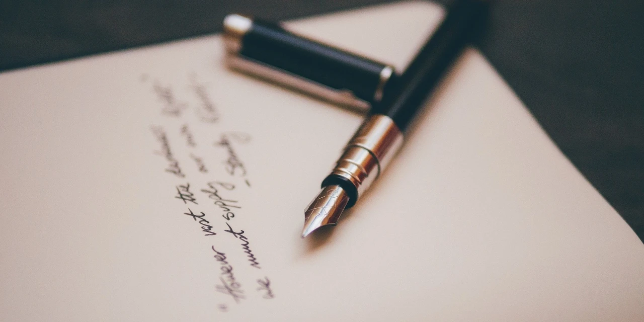 Coluna Lettera: 'O poder das palavras', por Francielly da Rosa