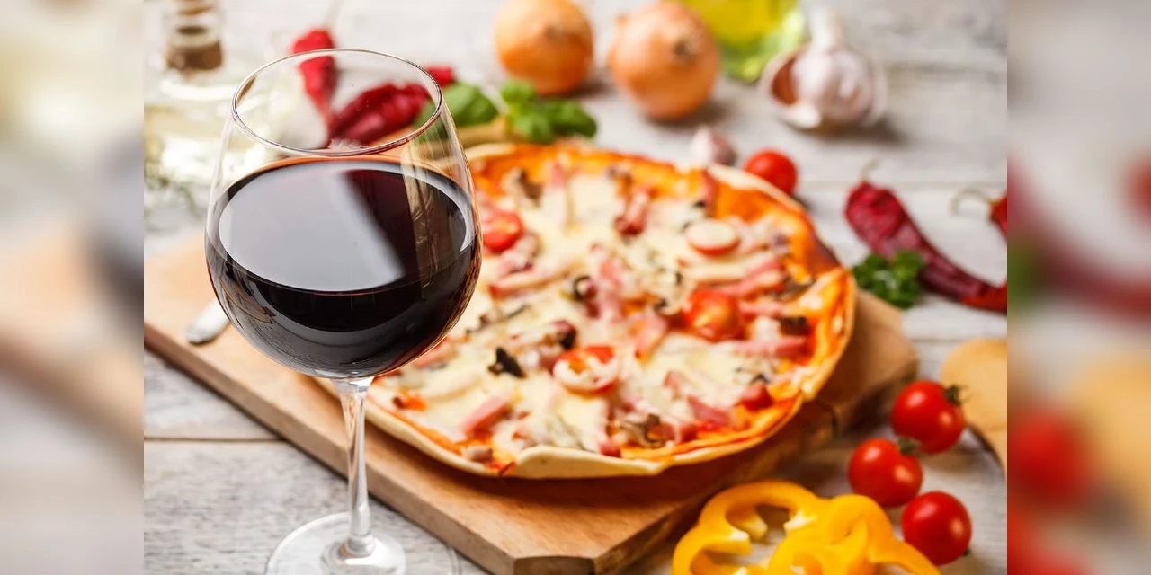 Como harmonizar pizza com vinho? Conheça as dicas para não errar na escolha!