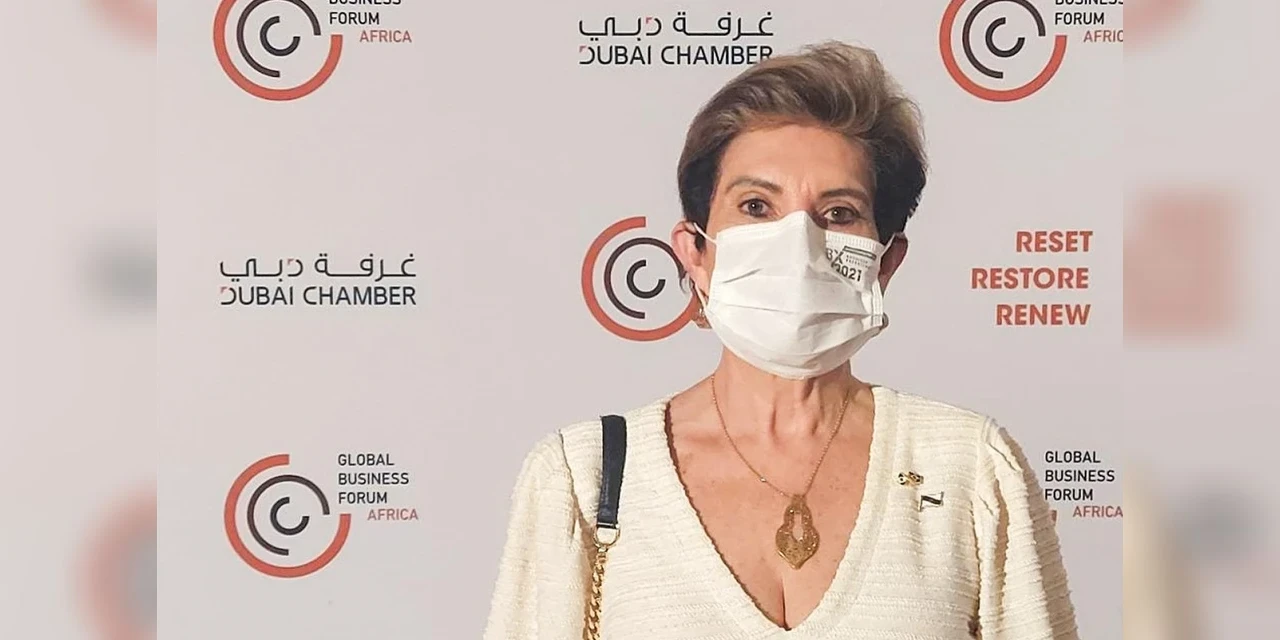 Em Dubai, Elizabeth participa de conferência de negócios com representantes de vários países africanos e discute promoção do turismo com liderança do setor