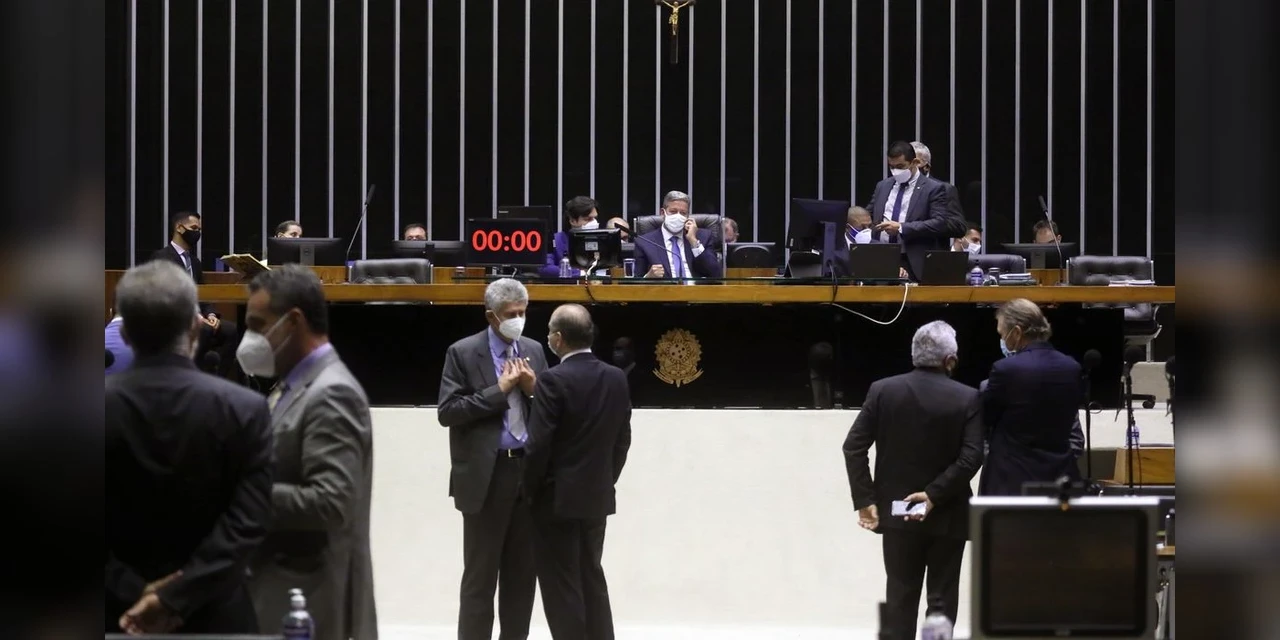 Câmara dos Deputados aprova valor fixo para cobrança do ICMS para combustíveis